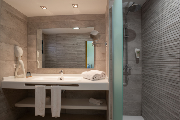 Bathroom 5, Apartamentos Cordial Mogán Valle, Las Palmas