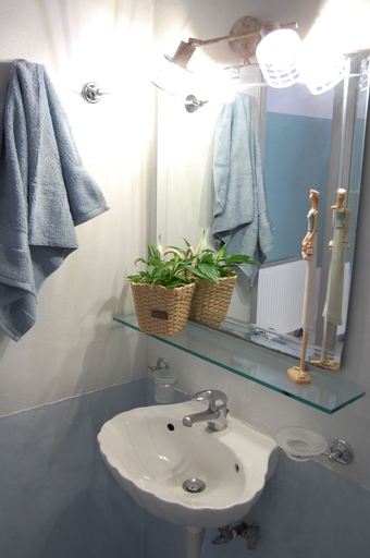 Bathroom, Alkyoni Studios & Apartments, Ionian Islands