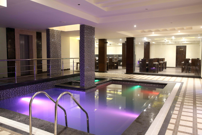 Sport & Beauty 2, The Raj Vilas, Agra