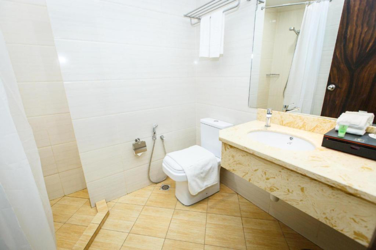 Bathroom 4, Lintas Platinum Hotel, Penampang