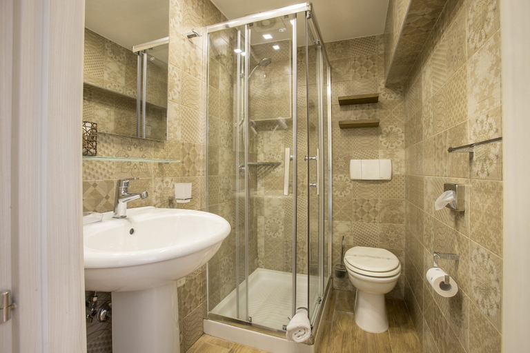 Bathroom 5, Palazzo Depretis Naples, Napoli