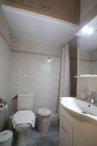 Bathroom 2, Stylish Modern Apartment, Central Macedonia