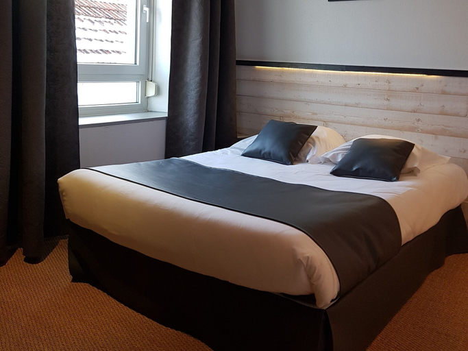 Bedroom 5, L'usine, Vosges