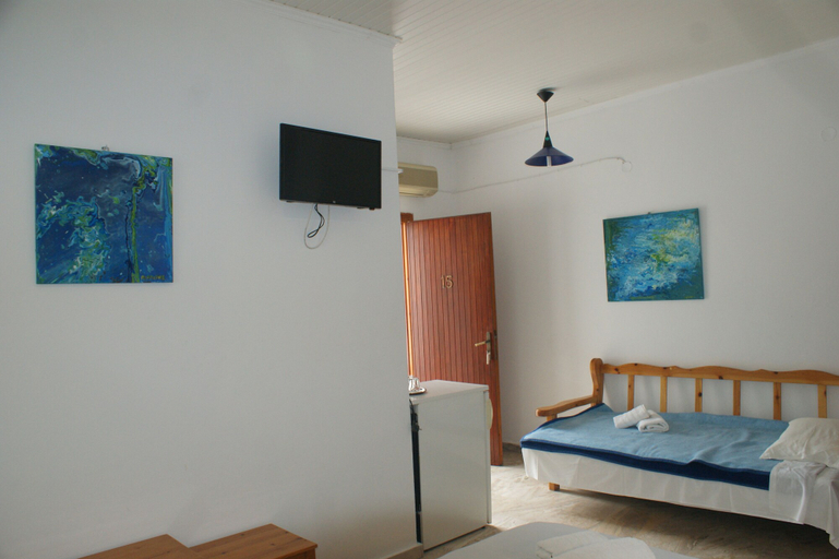 Bedroom 4, Hotel Eleftheria, South Aegean