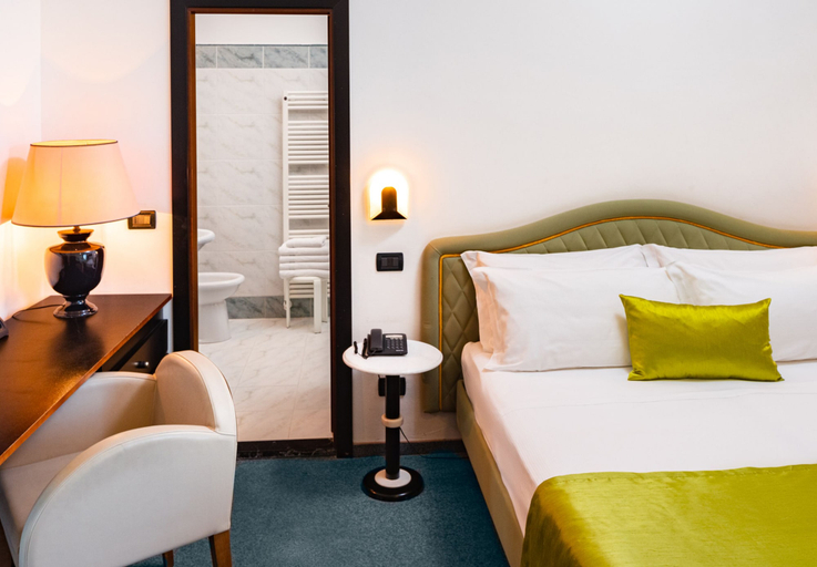 Bedroom 4, Hotel Stella, Rimini
