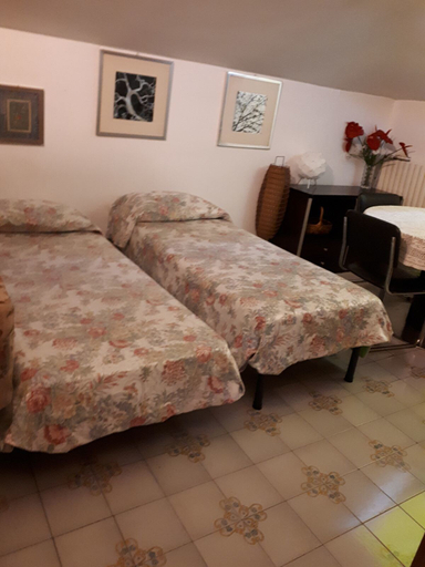 Bedroom 2, Lady Ida, Salerno