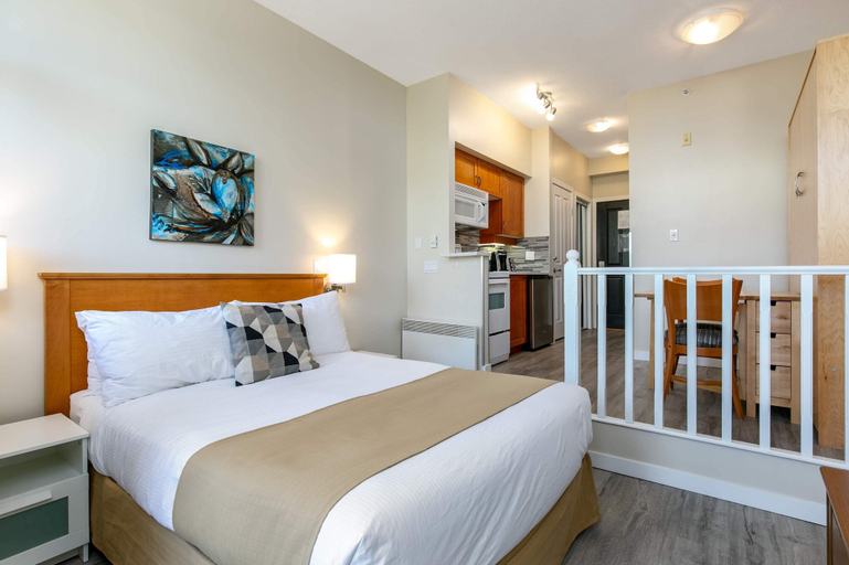 Bedroom 2, Alpenglow Lodge by MountainView, Squamish-Lillooet