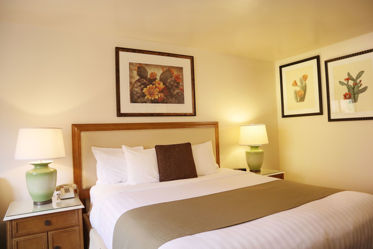 Bedroom 5, Cities Of Gold Casino, Santa Fe