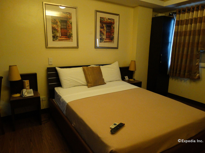 Bedroom 3, Silver Oaks Suite Hotel, Manila City