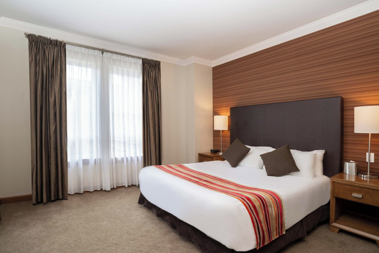 Bedroom 3, The Sutton Place Hotel Revelstoke Mountain Resort, Columbia-Shuswap