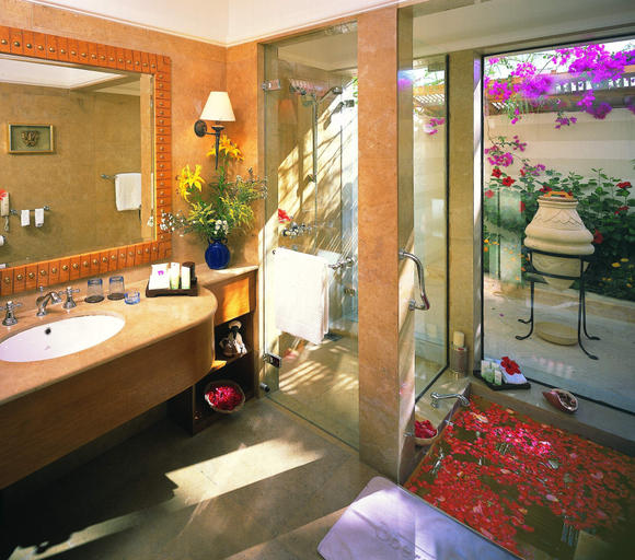 Bathroom 5, The Oberoi Beach Resort, Sahl Hasheesh, Safaja