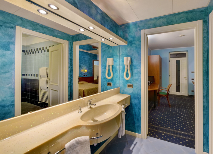 Bathroom 5, Hotel Motel Sporting, Cremona