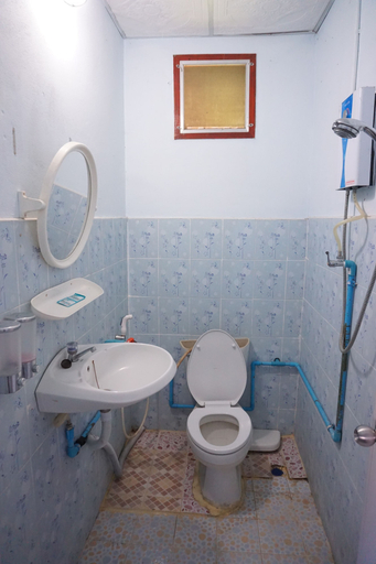 Bathroom 4, Baan Thai Samuckee Chiangkhan, Chiang Khan