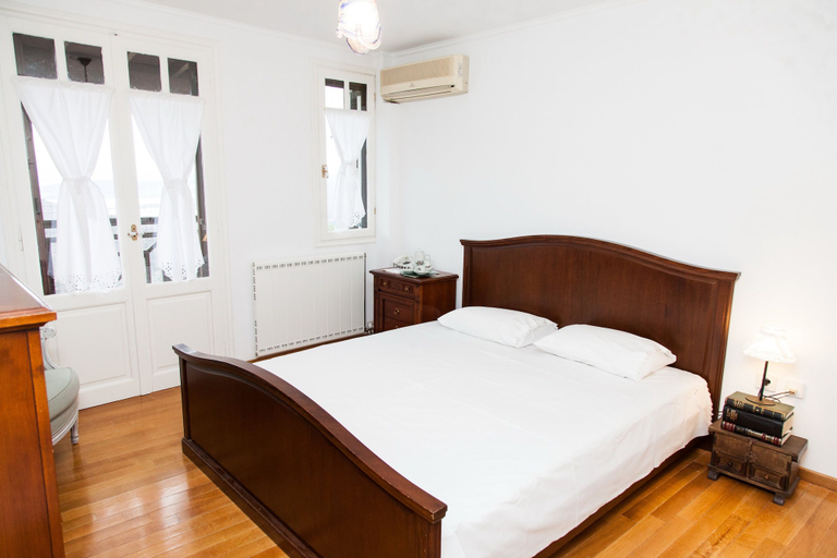 Bedroom 3, Apollon Stone Villa in Delphi, Central Greece
