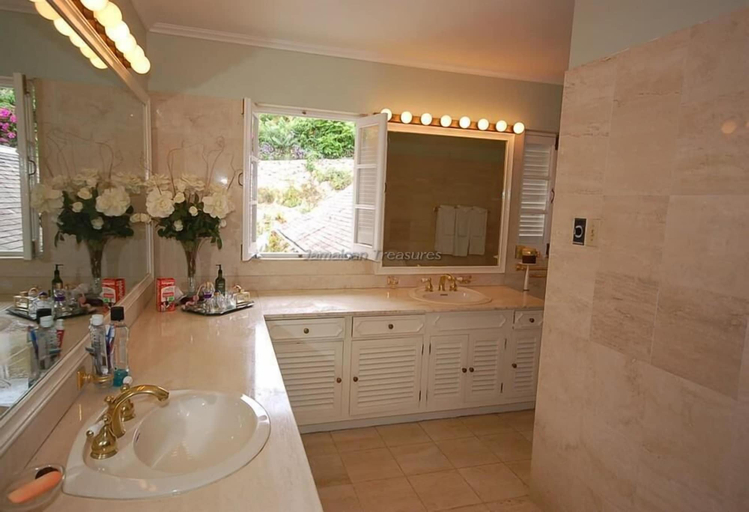 Bathroom 4, Stoneaway, 6BR by Jamaican Treasures
