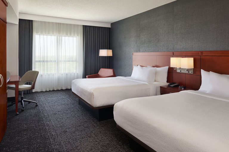 Bedroom 4, Courtyard by Marriott Calgary Airport, Division No. 6