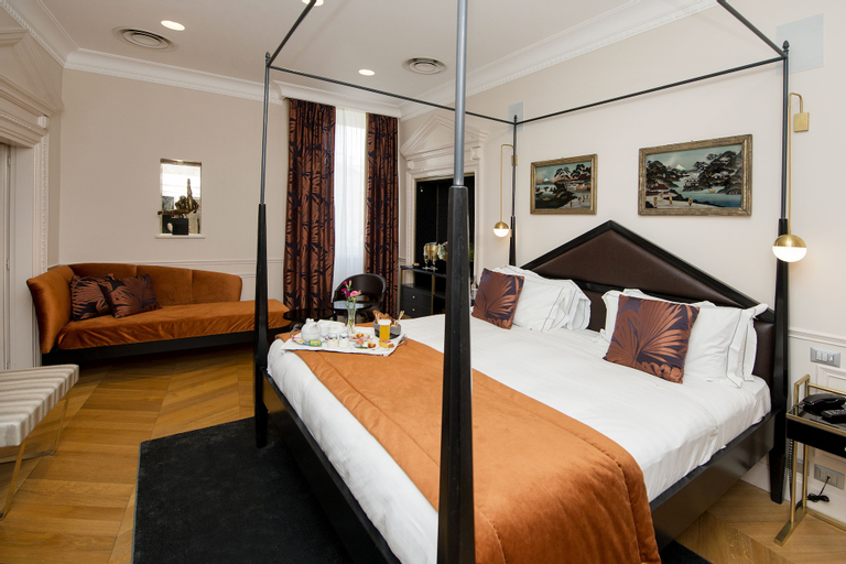Torre Argentina Relais, Rome