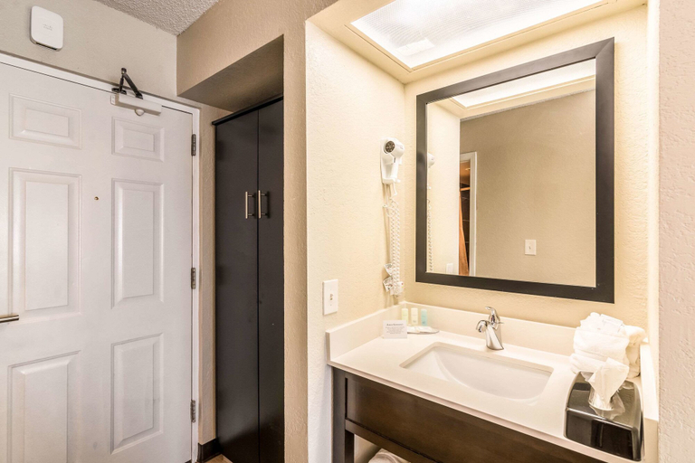 Bathroom 5, Quality Inn Pensacola North, Escambia