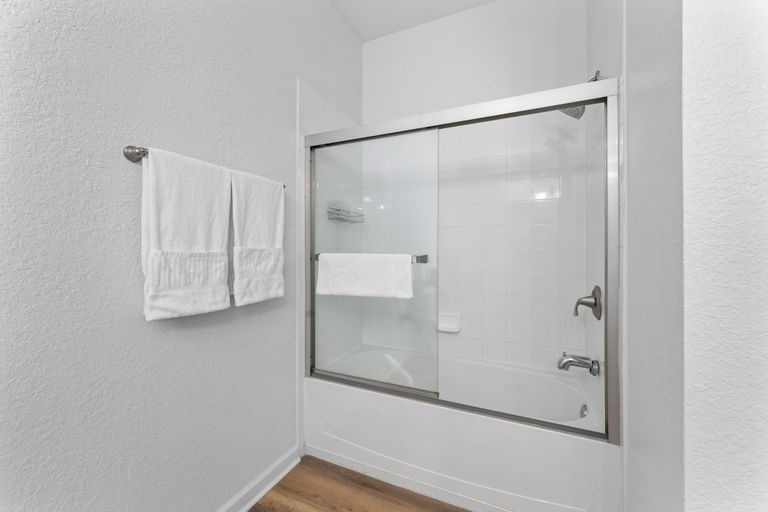 Bathroom 3, VISTA CAY RESORT, Orange