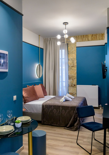 Bedroom 2, Urban Tales, Attica