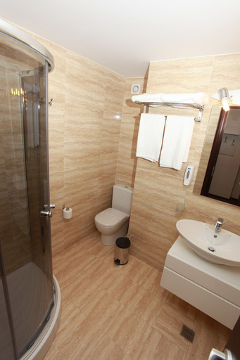 Bathroom 4, West Plaza Hotel, Municipiul Bucuresti