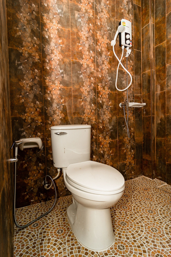 Bathroom 3, OYO 533 Runya Poolvilla, Muang Prachuap Khiri Khan