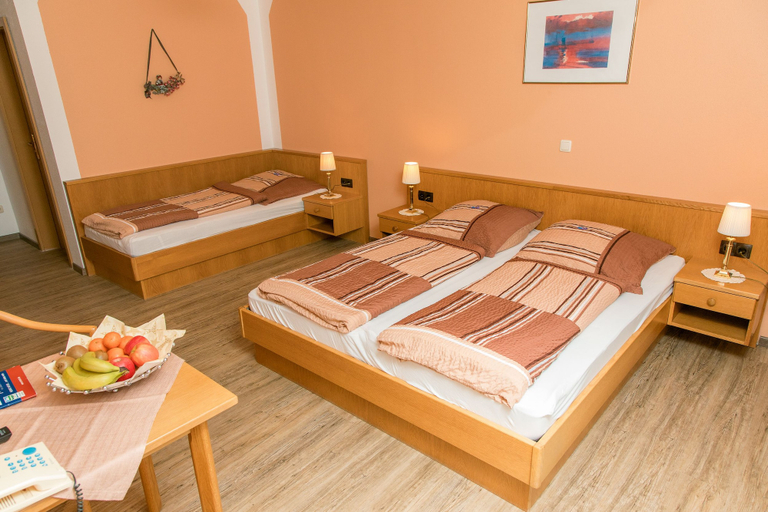 Bedroom 4, Gästehaus Weber, Cham