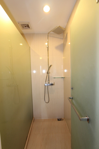 Bathroom 4, Honey Lodge, Pattaya
