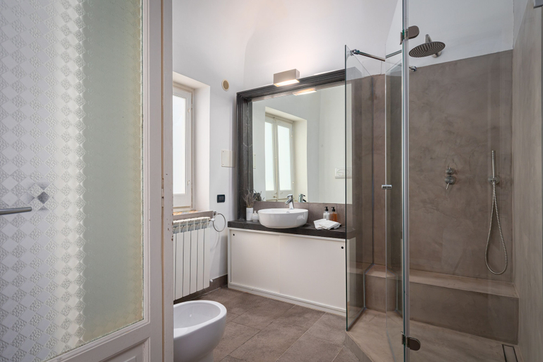 Bathroom 4, Palazzo Sant'Agostino, Palermo