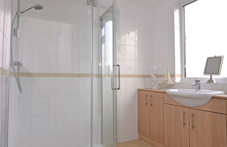 Bathroom, Beacon Loft, East Sussex