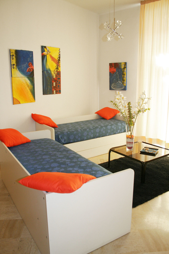 Others 5, Visa Residence, Bari