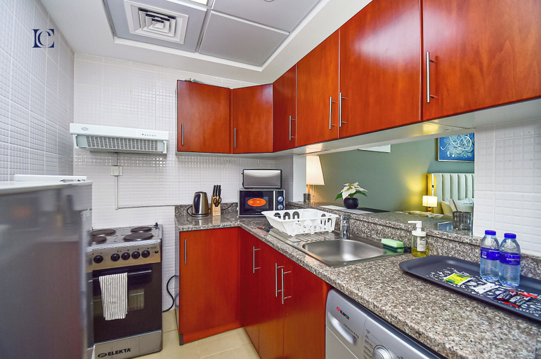 Private kitchen, Silver - Modern Studio with lake view, Dubai