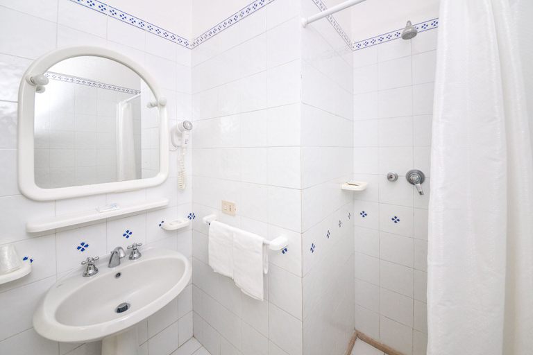 Bathroom 3, Residence San Domenico, Napoli