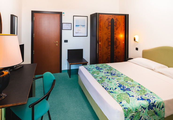 Bedroom 4, Hotel Stella, Rimini