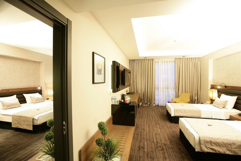 Bedroom 3, RYS Hotel & Restaurant, Merkez