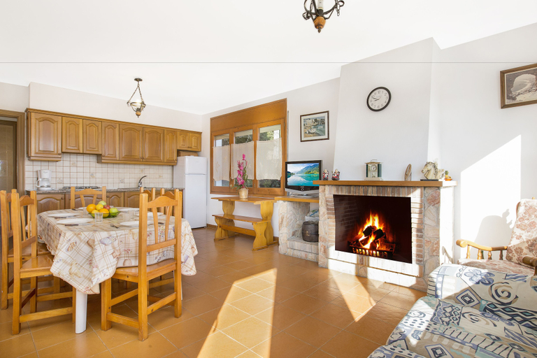 Others 4, Villa Crespo, Girona