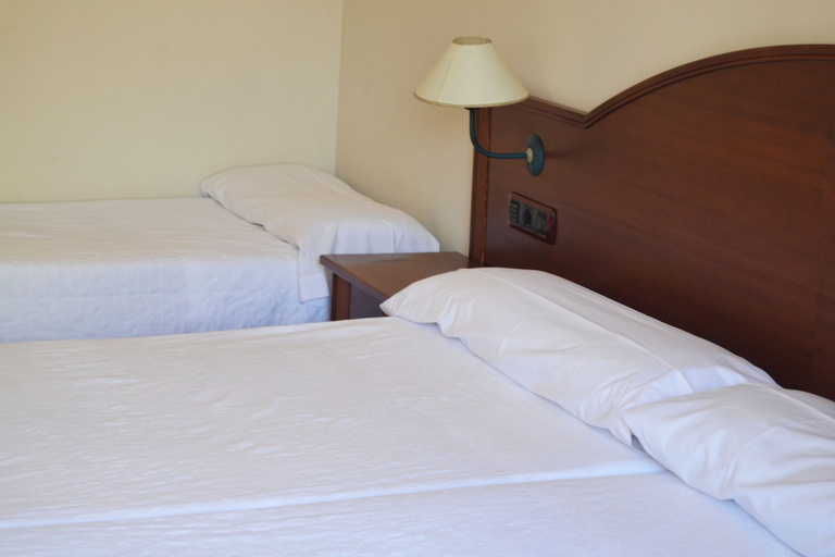 Bedroom 3, Hotel Reyes Ziríes, Granada
