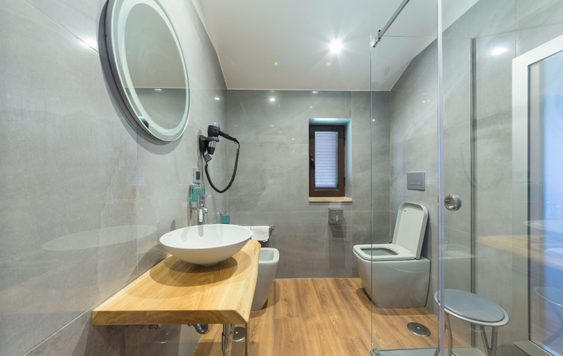 Bathroom 5, Hotel Vogue, Napoli