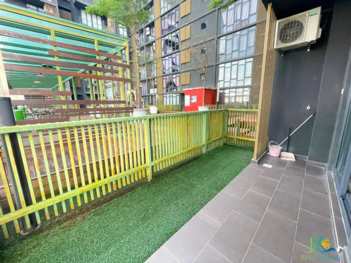 Exterior & Views 15