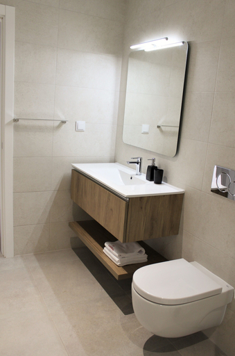 Bathroom 3, Cardeal Suites & Apartments, Faro