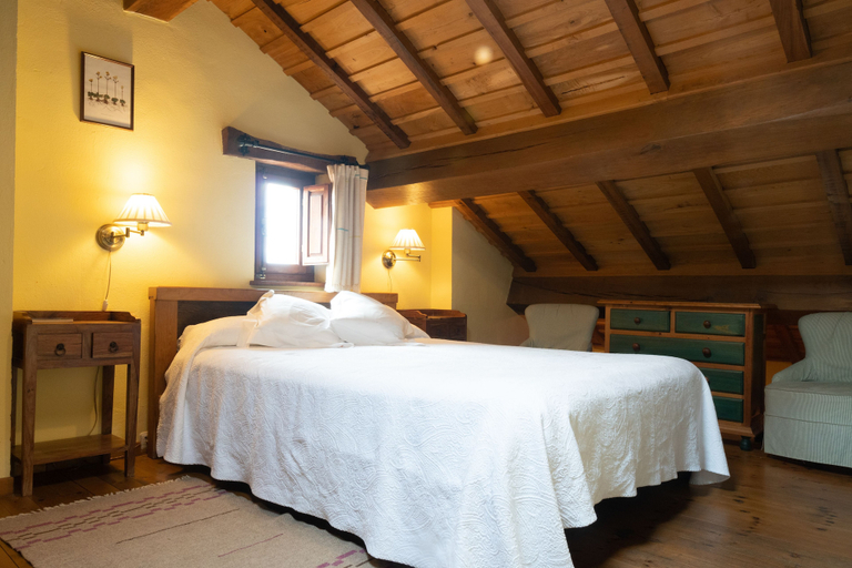 Bedroom 4, La Montaña Mágica, Asturias