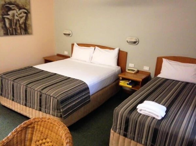 Bedroom 3, Cannon Park Motel, Cairns