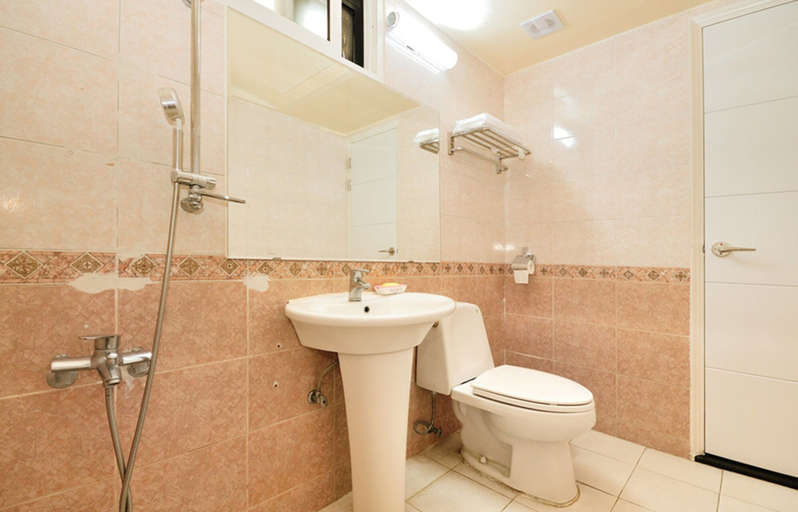 Bathroom 4, Chambord Hotel, Yeosu