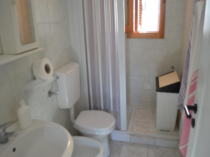Bathroom, Villa with open space in Torre Dellorso, Lecce