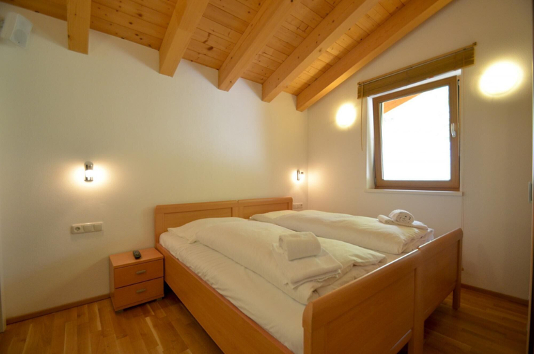 Bedroom 4, Ski Chalet Jim 300 m From ski Lift, Zell am See