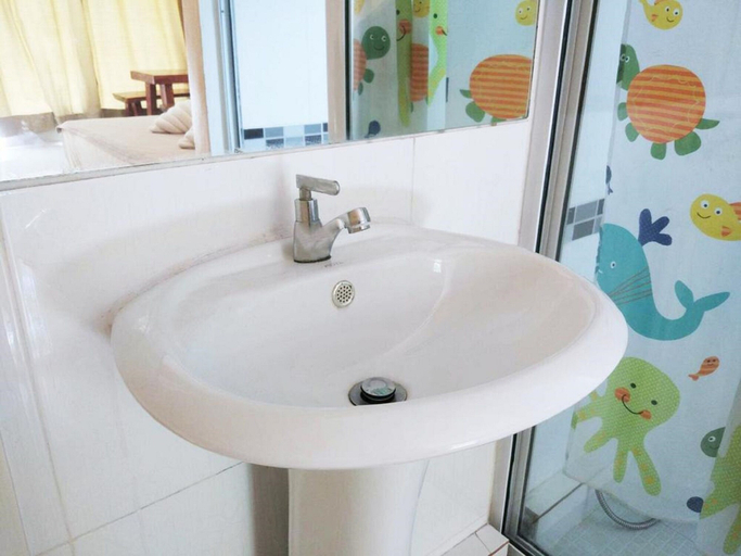 Bathroom 3, Great Hill Resort, Langu