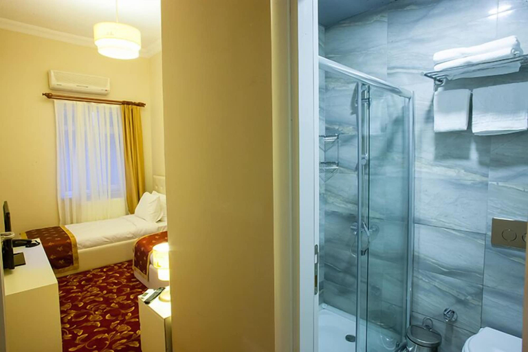 Bathroom, Istanburg Efes Hotel, Beyoğlu