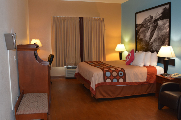 Bedroom 3, Super 8 by Wyndham Austin/Airport South, Travis