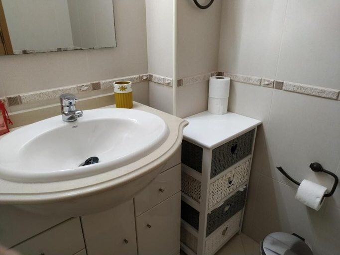 Bathroom, 2F Quinta da Torre by Casas & Papéis, Silves