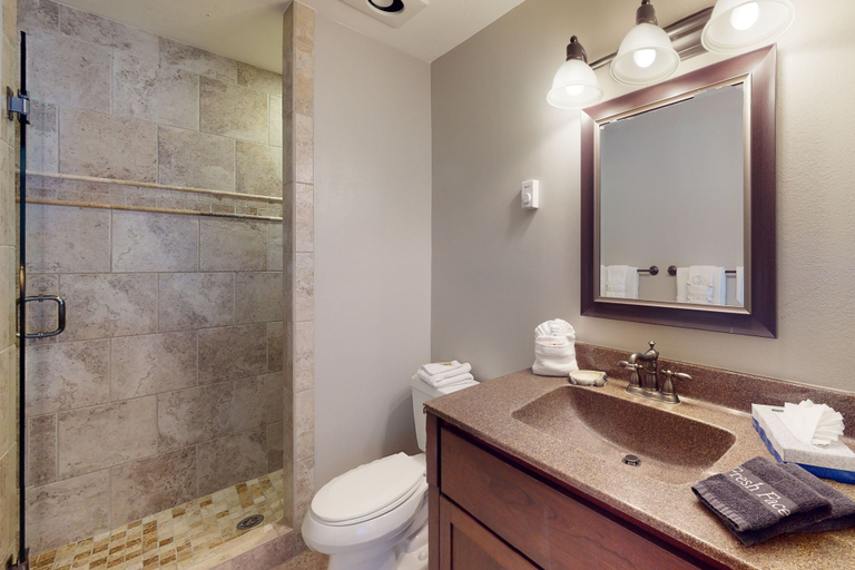 Bathroom 4, Pine Ridge Condominiums, Summit